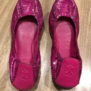 Gently worn Tory Burch Eddie Snake Flats